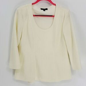 Isaac Mizrahi knit cream top. Size Large cream color, completely lined.